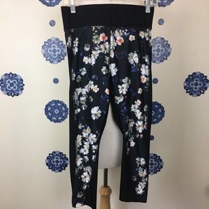Sale 2 for $10 Cascadia Sport capris black athletic pant floral medium